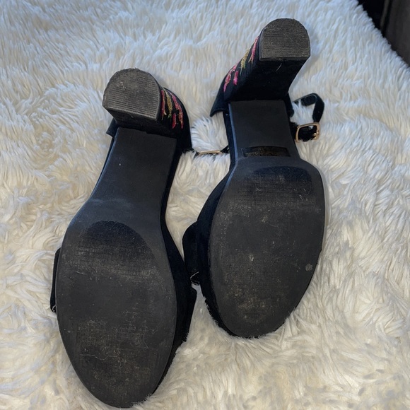 Embroidered Heels - Picture 3 of 3